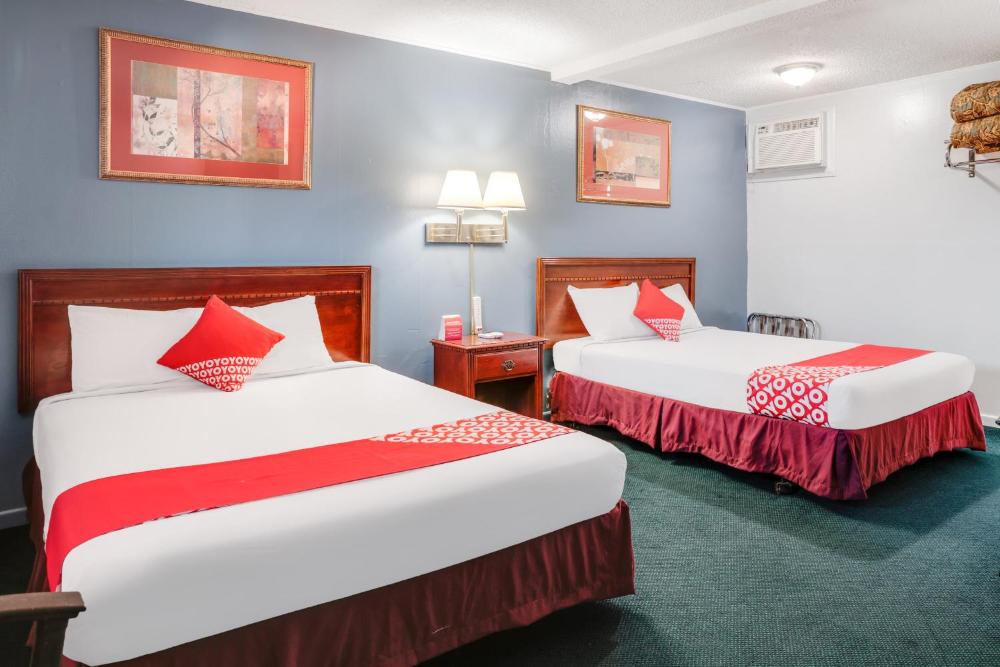 Queen Room with Two Queen Beds interior